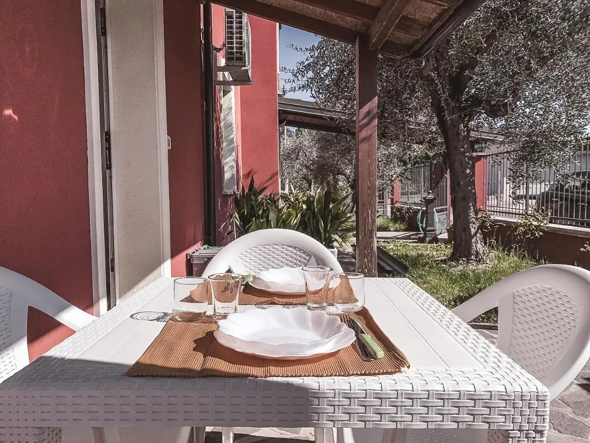 Appartamento La Casa Rossa - Affitti Brevi Italia contacts